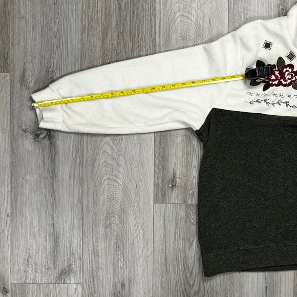 Tanjay Flowers Women's 1X Quarter Zip Fleece Sweater - Picture 9 of 9